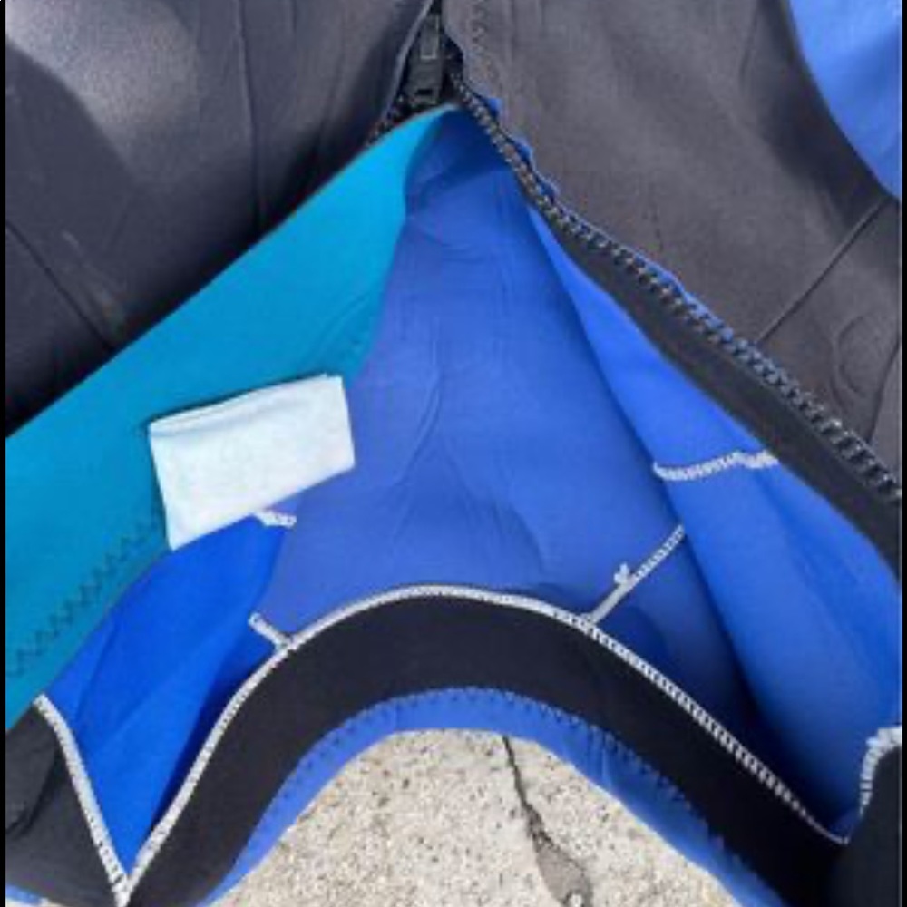 Used Aleeda Wetsuit - Picture 6 of 6